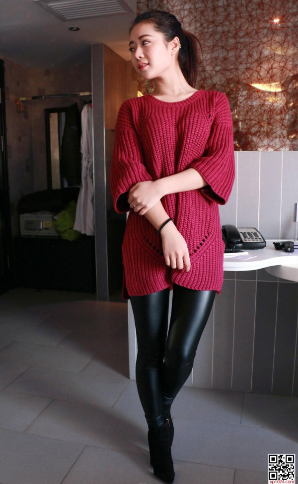 [누드모델] 가슴 위 문신한 아마추어 일반인 누드 메인 이미지