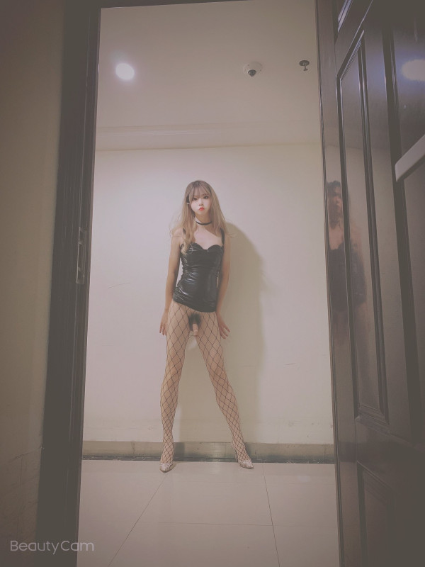 트랜스야사- 중국 상하이 트랜스 꼬추달린 여자 야외노출야사 1 번째 이미지